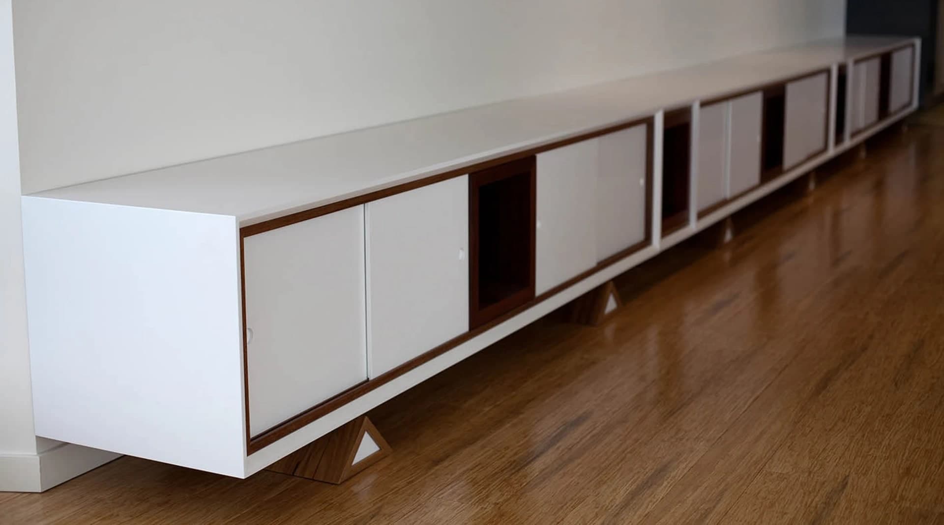 Intérieur haut de gamme avec mobilier sur mesure — Mark Jackson Studios Lille