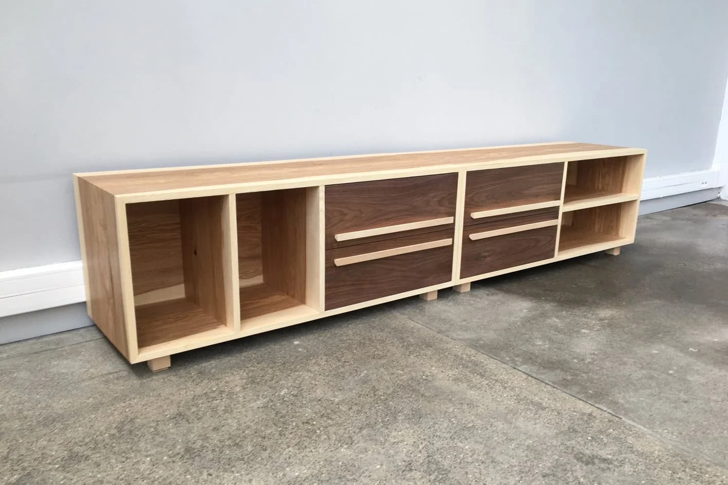 Meuble TV en Frêne Olive — photo 2
