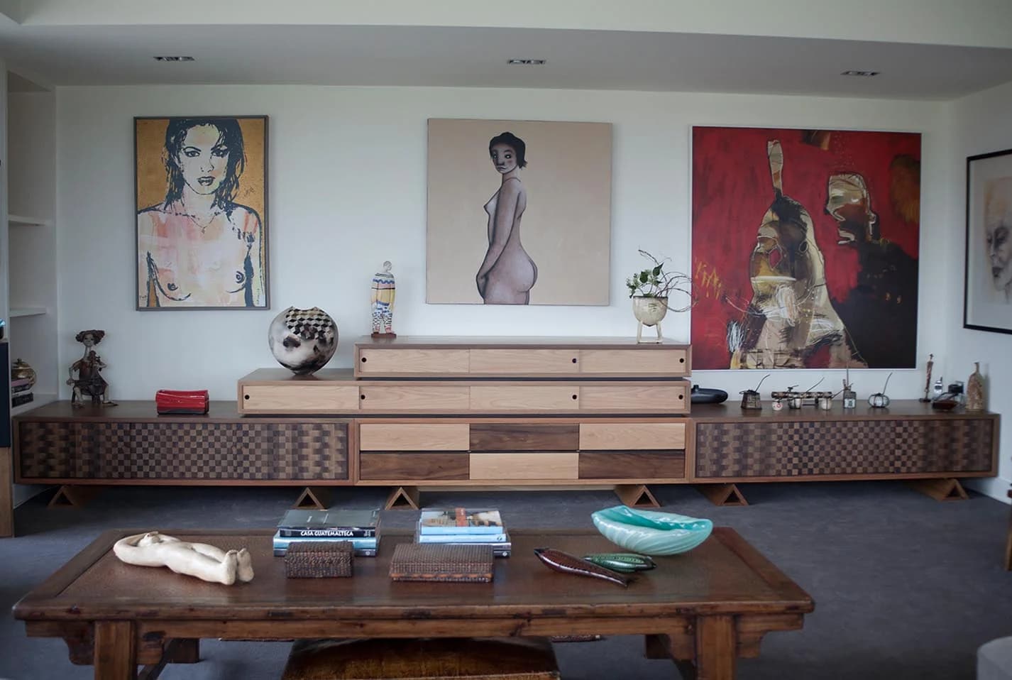 Dekhuna TV Cabinet - Meuble TV sur mesure en bois massif avec système motorisé — photo 2